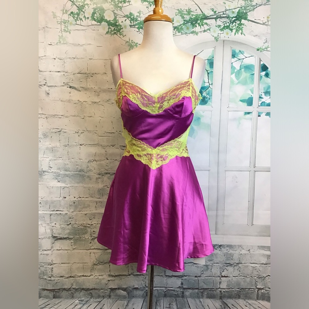 More To Come XS. NWT
